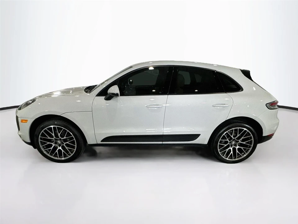 2020 Porsche Macan - Image 27 of 31