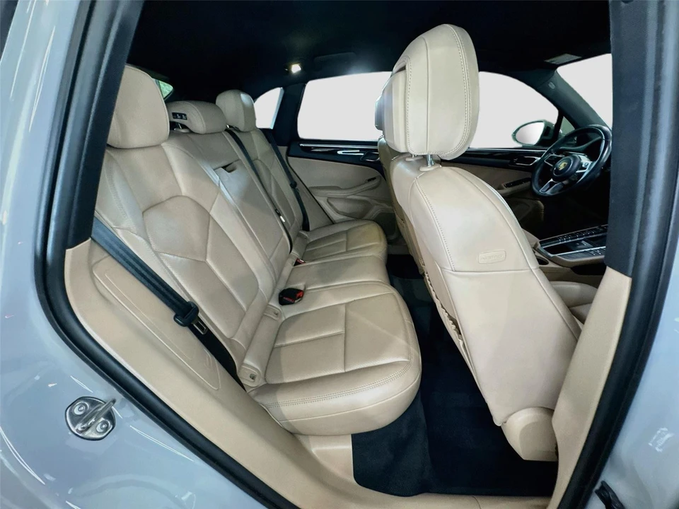 2020 Porsche Macan - Image 20 of 31