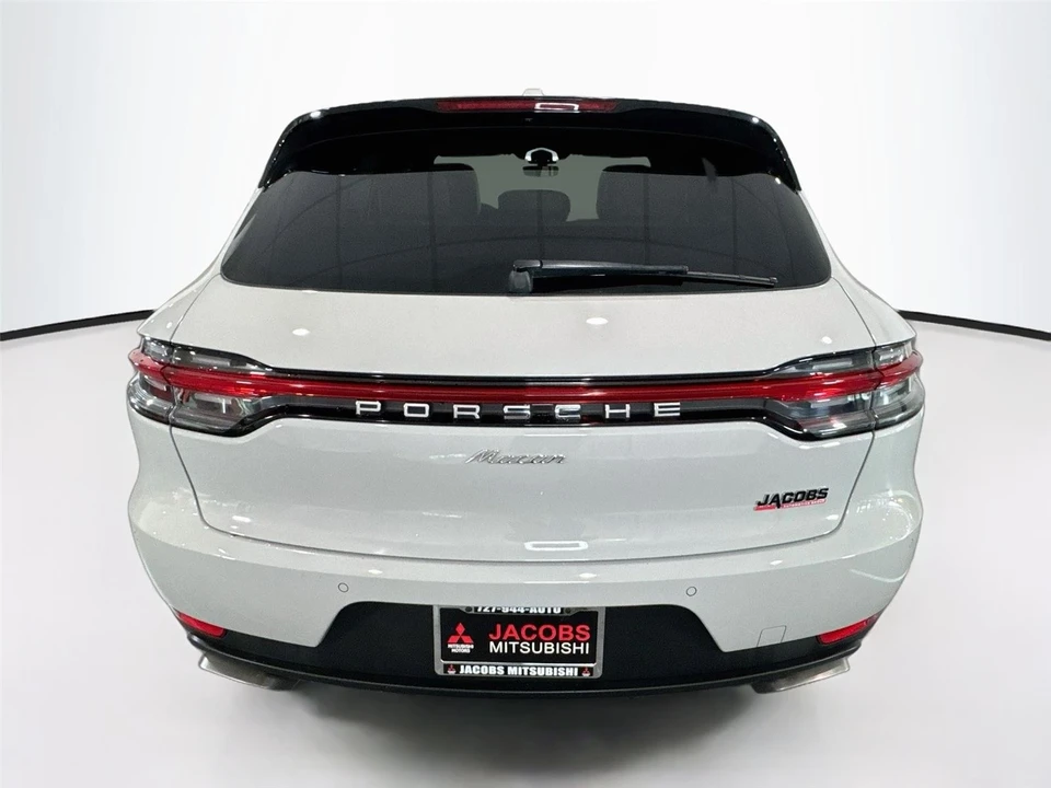 2020 Porsche Macan - Image 25 of 31