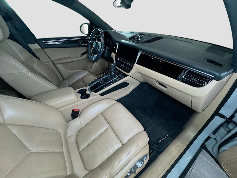 2020 Porsche Macan - Image 14 of 15