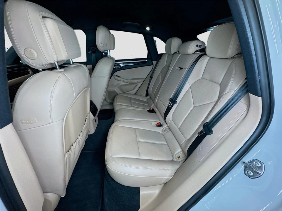 2020 Porsche Macan - Image 11 of 15