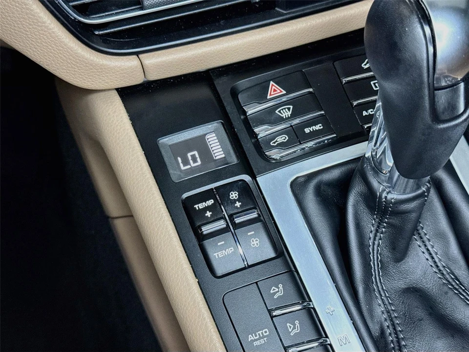 2020 Porsche Macan - Image 12 of 31
