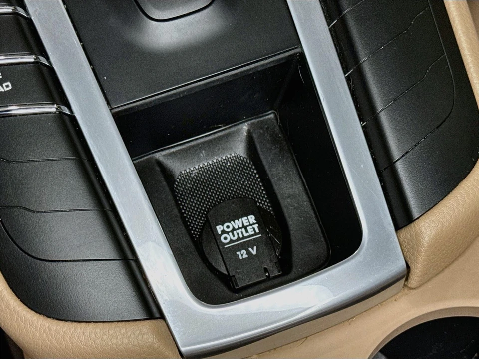 2020 Porsche Macan - Image 14 of 31