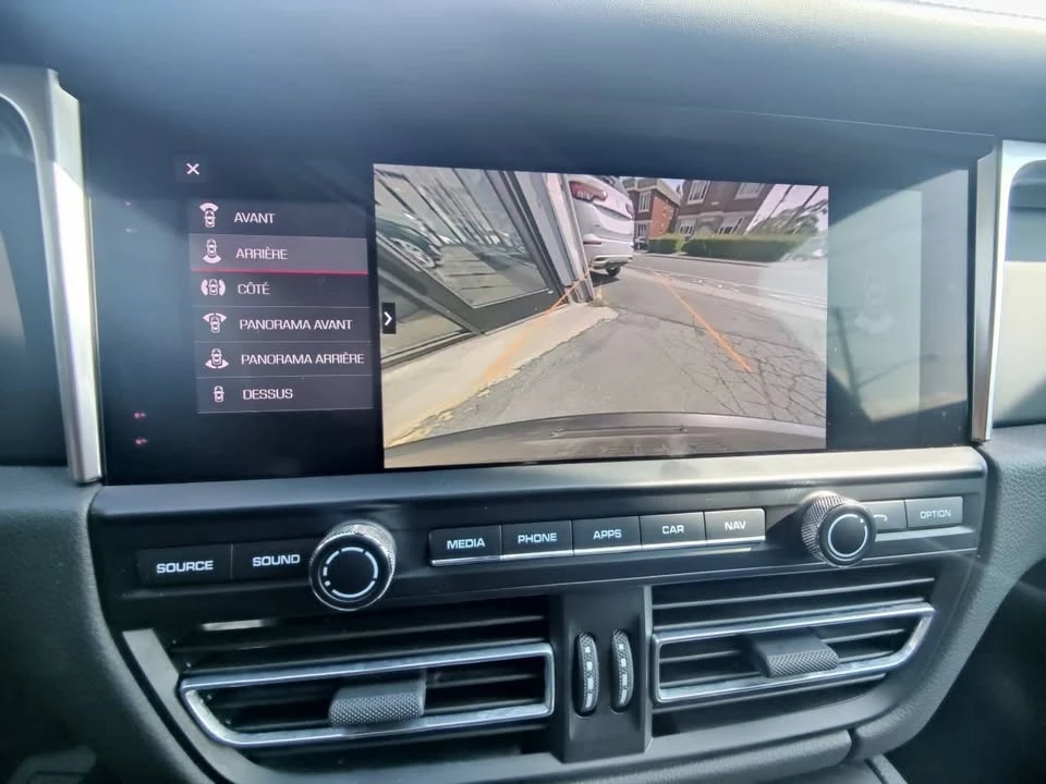 2020 Porsche Macan - Image 19 of 20