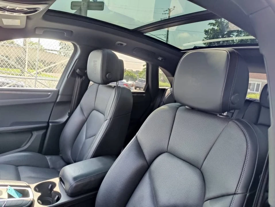 2020 Porsche Macan - Image 12 of 20