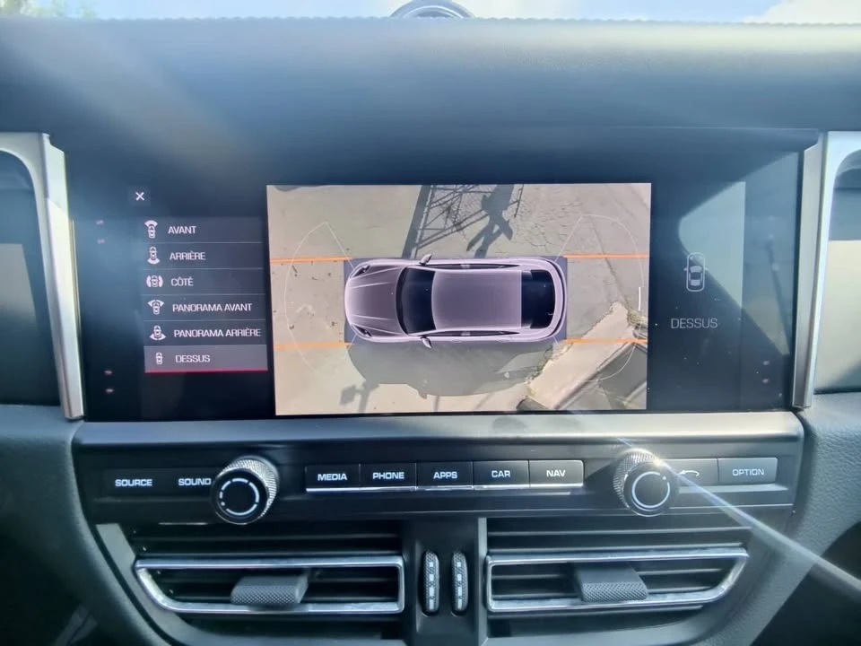 2020 Porsche Macan - Image 15 of 20