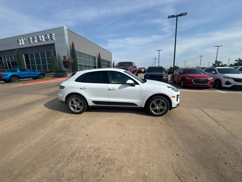 2020 Porsche Macan - Image 8 of 10