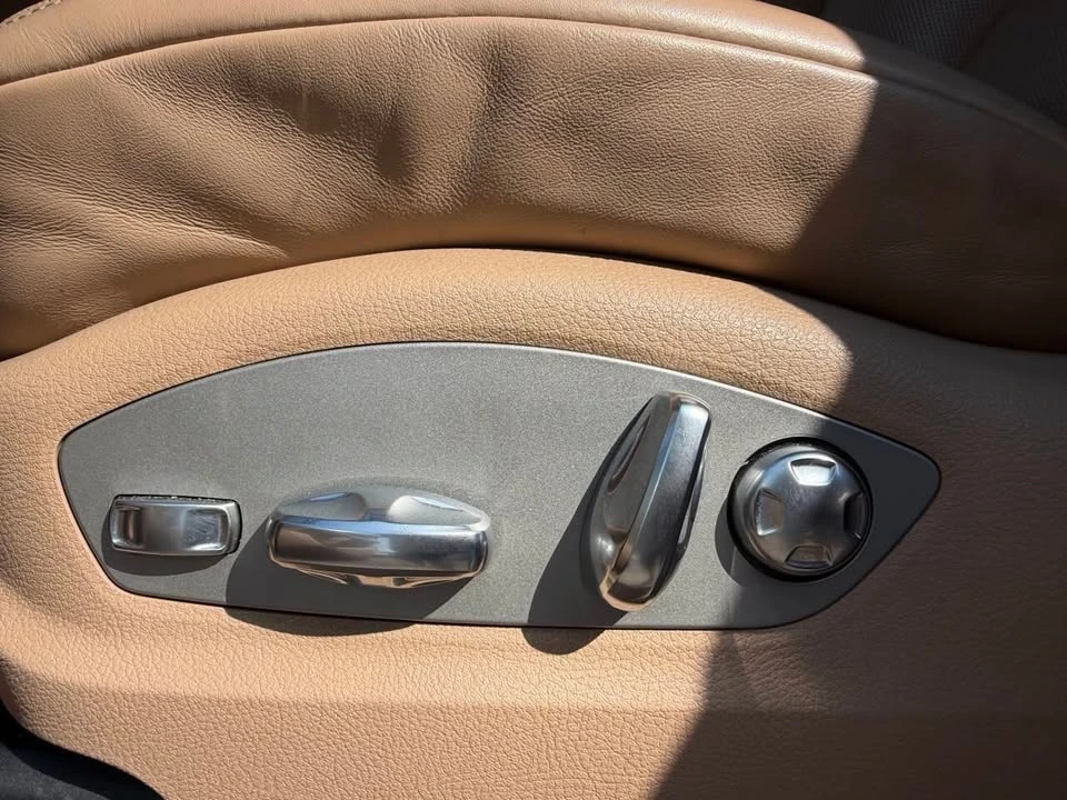 2020 Porsche Macan - Image 17 of 20