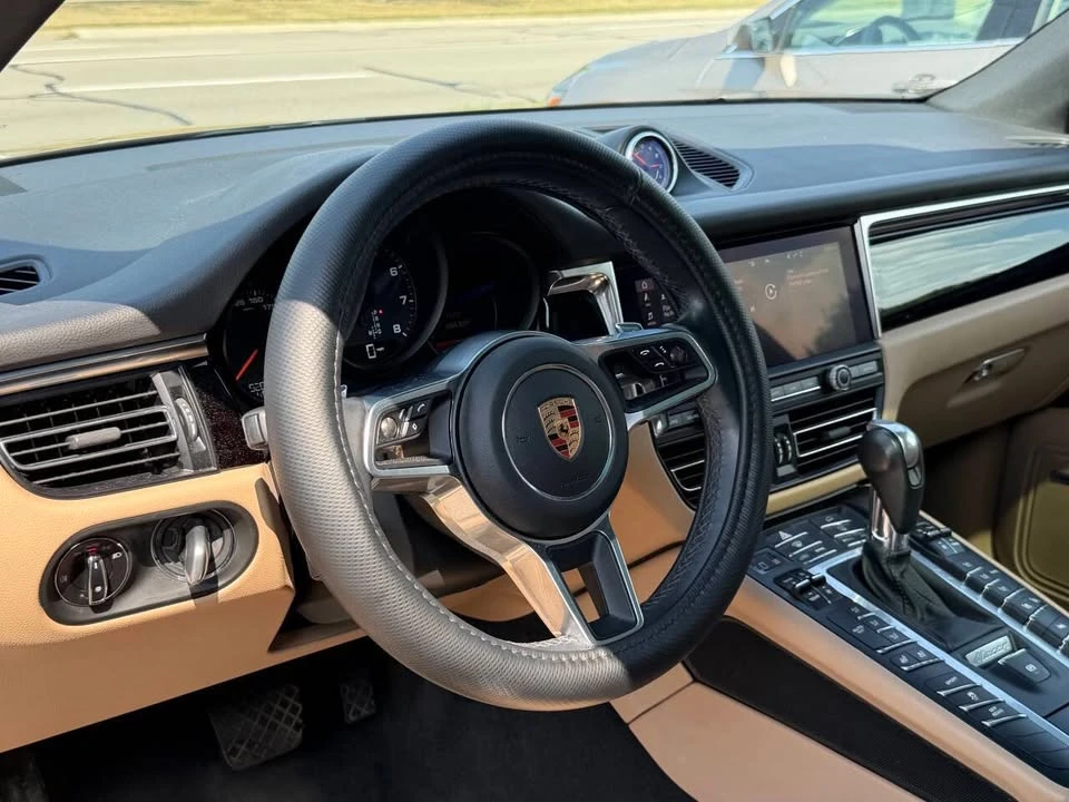 2020 Porsche Macan - Image 18 of 20