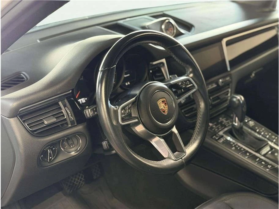 2020 Porsche Macan - Image 2 of 31