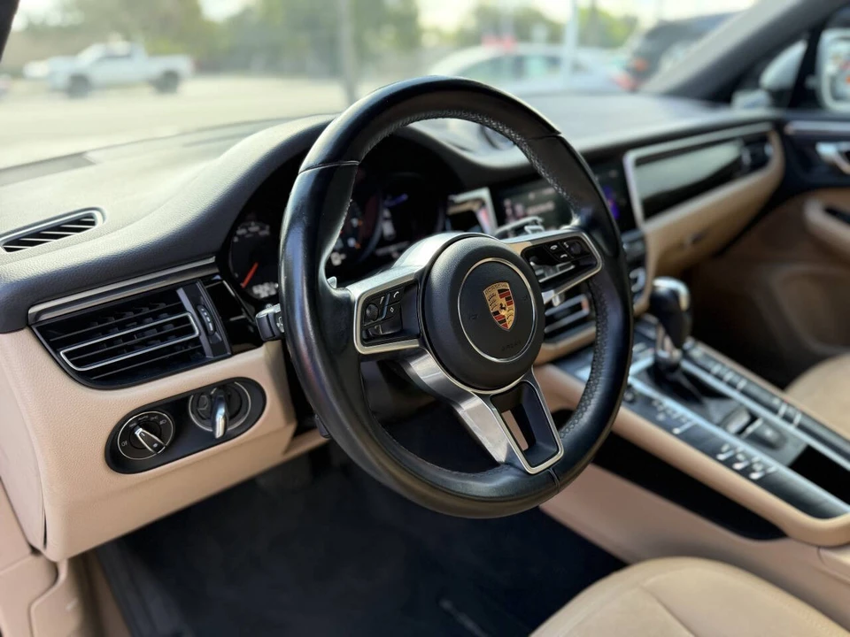2020 Porsche Macan - Image 11 of 12
