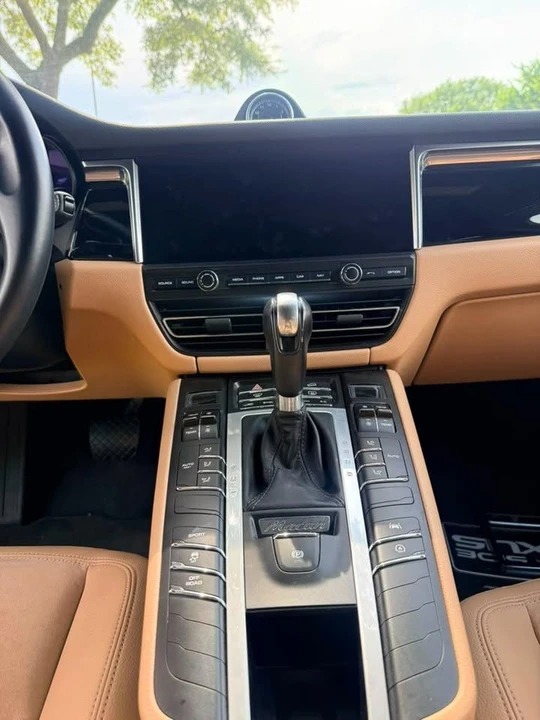 2020 Porsche Macan - Image 10 of 16
