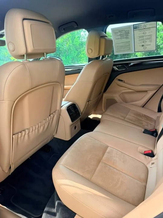 2020 Porsche Macan - Image 9 of 16
