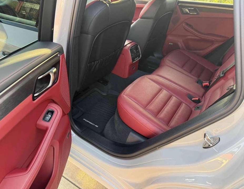 2020 Porsche Macan - Image 2 of 7