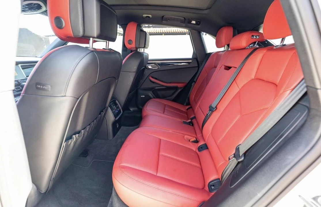 2020 Porsche Macan - Image 5 of 7