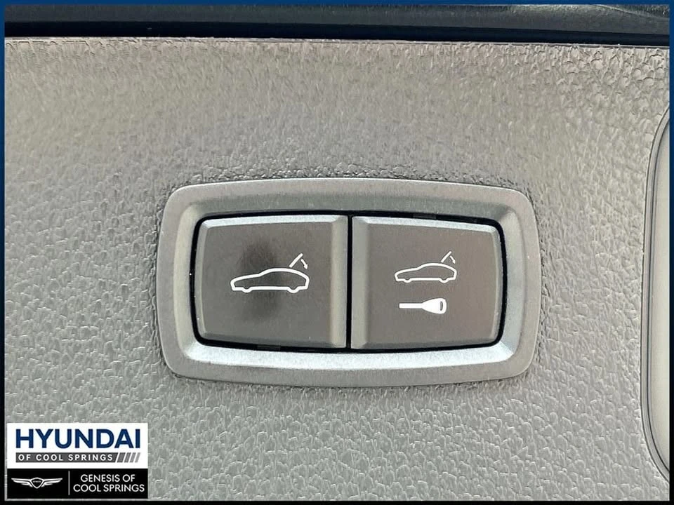 2020 Porsche Macan - Image 15 of 20