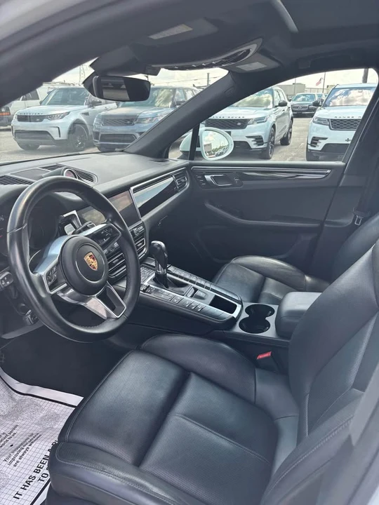 2020 Porsche Macan - Image 2 of 11
