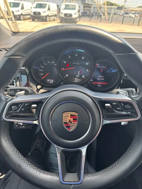 2020 Porsche Macan - Image 8 of 11