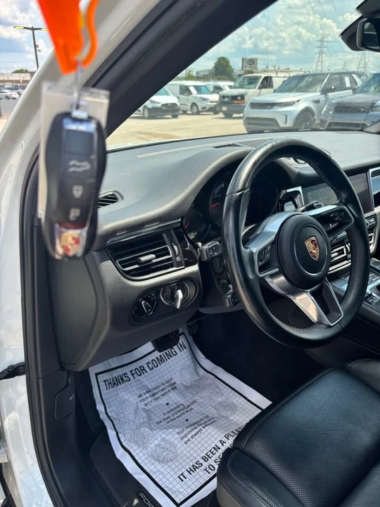 2020 Porsche Macan - Image 10 of 11