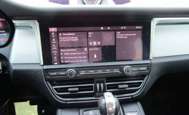 2020 Porsche Macan - Image 16 of 18