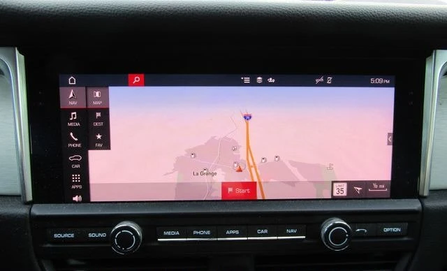 2020 Porsche Macan - Image 14 of 18