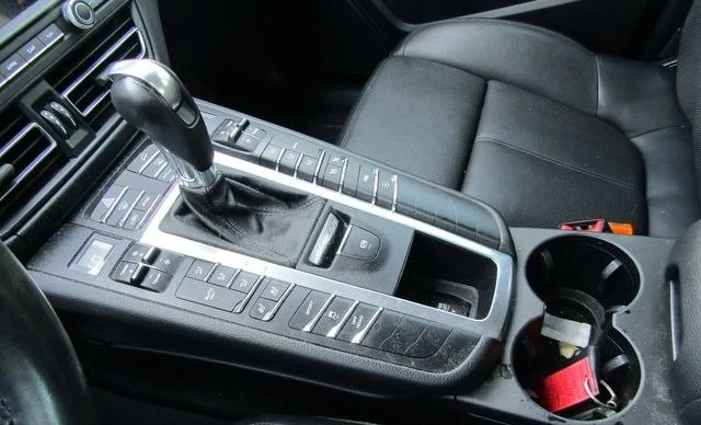 2020 Porsche Macan - Image 18 of 18