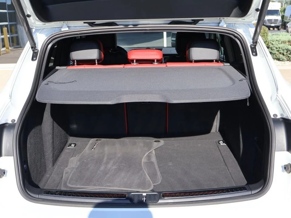 2020 Porsche Macan - Image 15 of 20