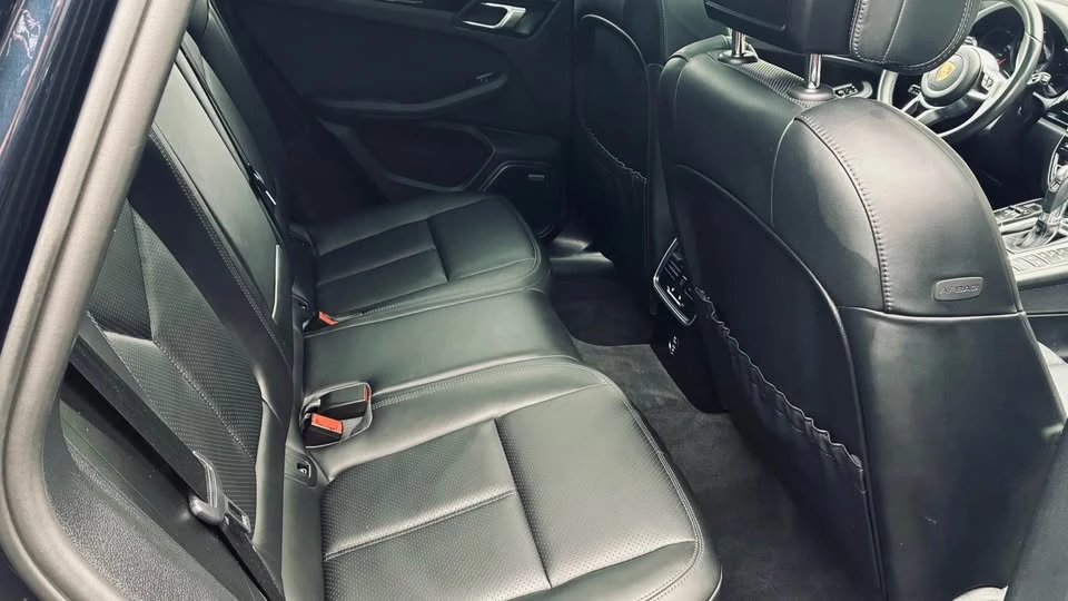 2020 Porsche Macan - Image 10 of 11