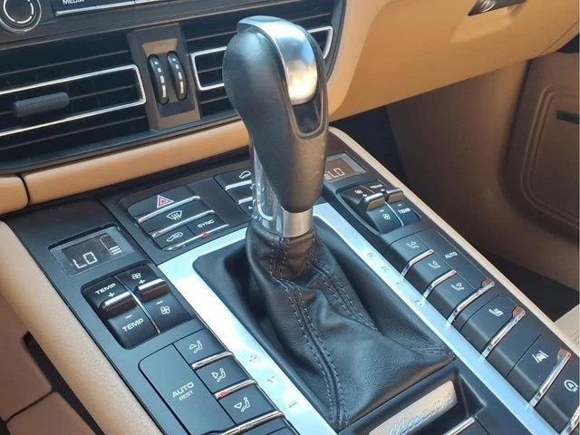 2020 Porsche Macan - Image 8 of 20