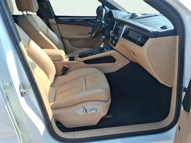 2020 Porsche Macan - Image 17 of 20