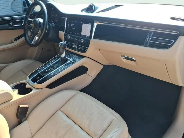 2020 Porsche Macan - Image 18 of 20