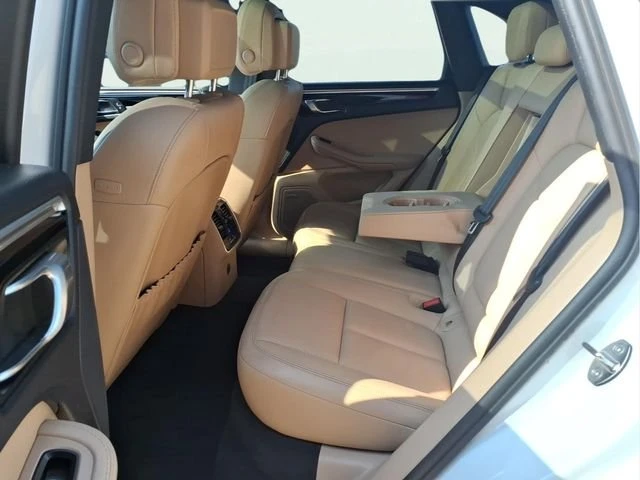 2020 Porsche Macan - Image 16 of 20