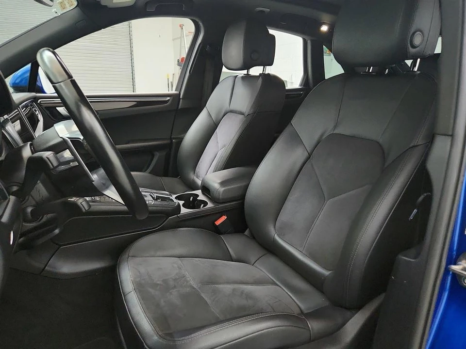 2020 Porsche Macan - Image 14 of 31