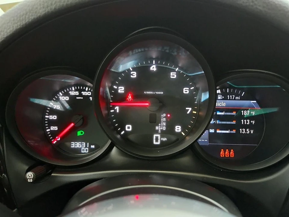 2020 Porsche Macan - Image 16 of 31
