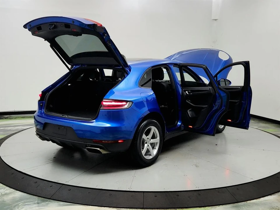 2020 Porsche Macan - Image 11 of 31