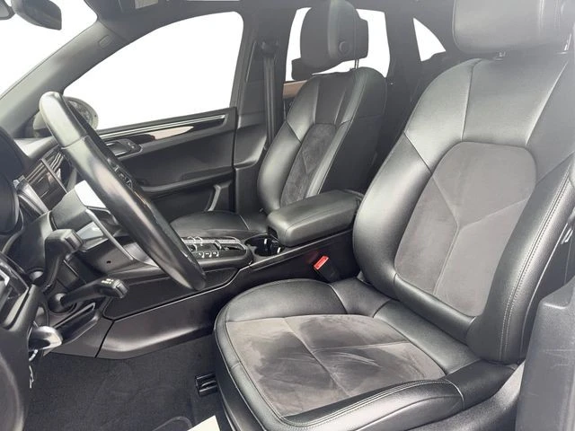 2020 Porsche Macan - Image 12 of 21