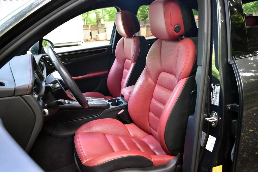 2020 Porsche Macan - Image 17 of 31