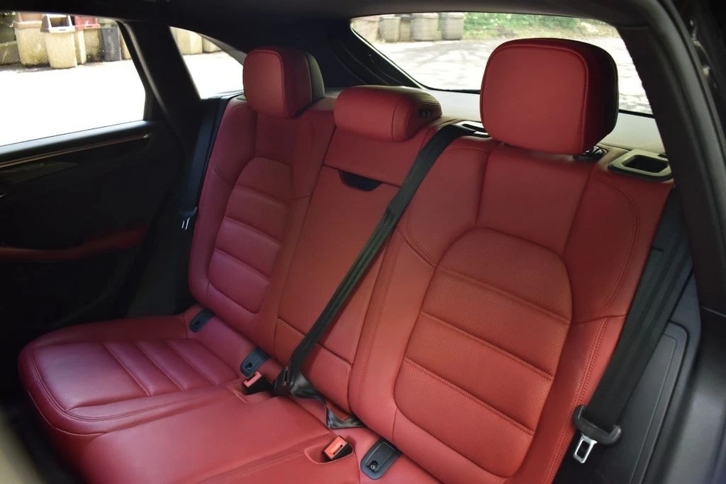 2020 Porsche Macan - Image 20 of 31