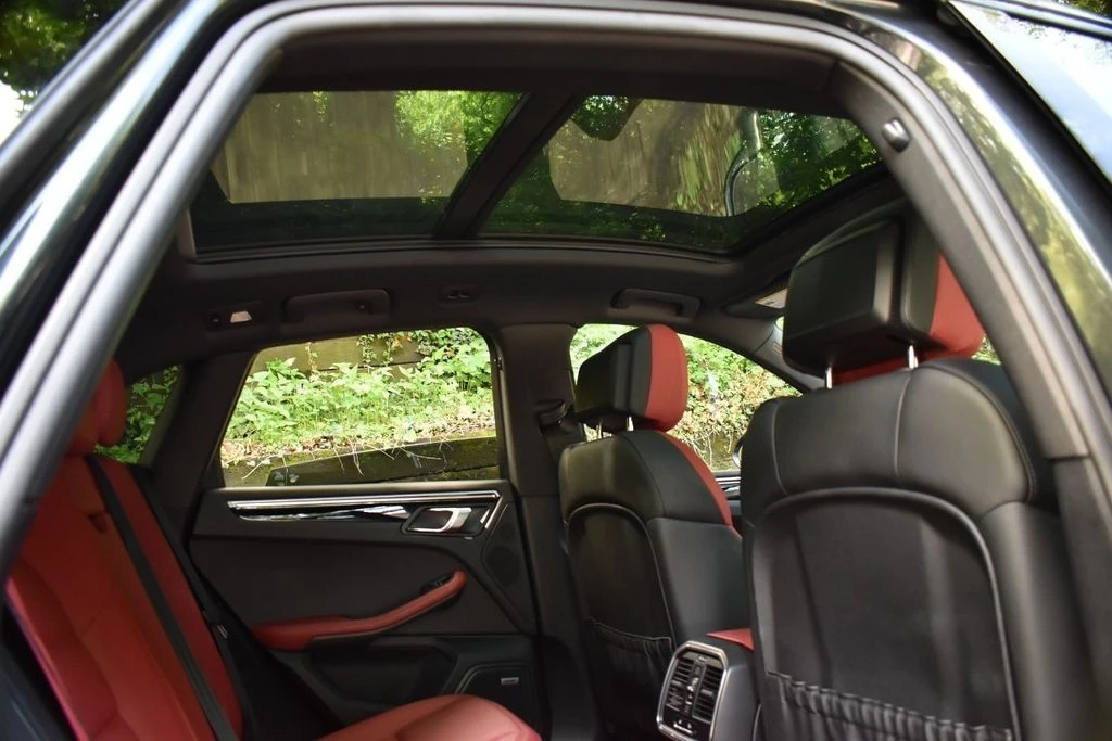 2020 Porsche Macan - Image 21 of 31