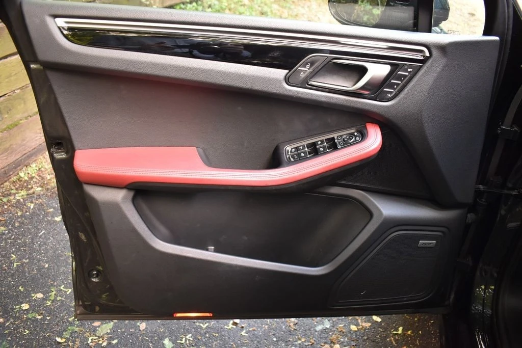 2020 Porsche Macan - Image 18 of 31