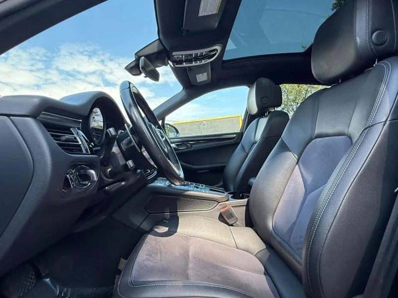 2020 Porsche Macan - Image 8 of 12