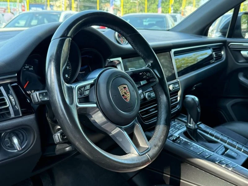 2020 Porsche Macan - Image 9 of 12