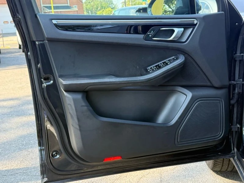 2020 Porsche Macan - Image 7 of 12