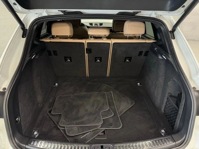 2020 Porsche Macan - Image 10 of 12