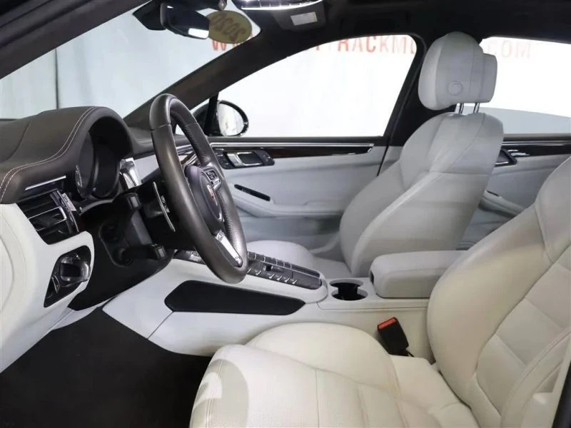 2020 Porsche Macan - Image 10 of 12