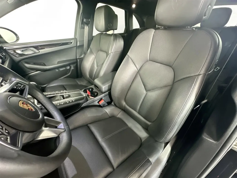 2020 Porsche Macan - Image 5 of 6