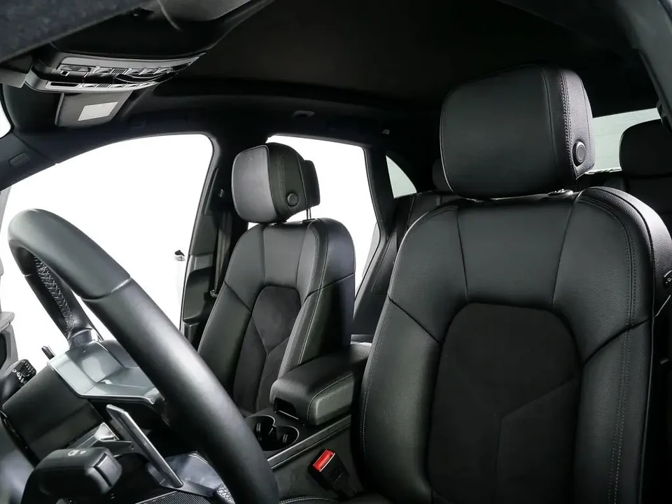 2020 Porsche Macan - Image 5 of 9