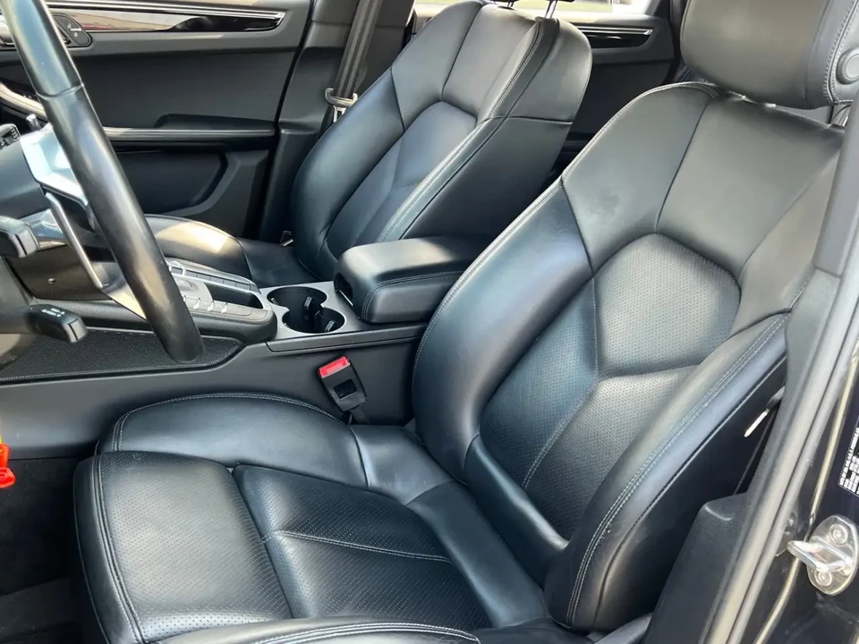 2020 Porsche Macan - Image 5 of 6