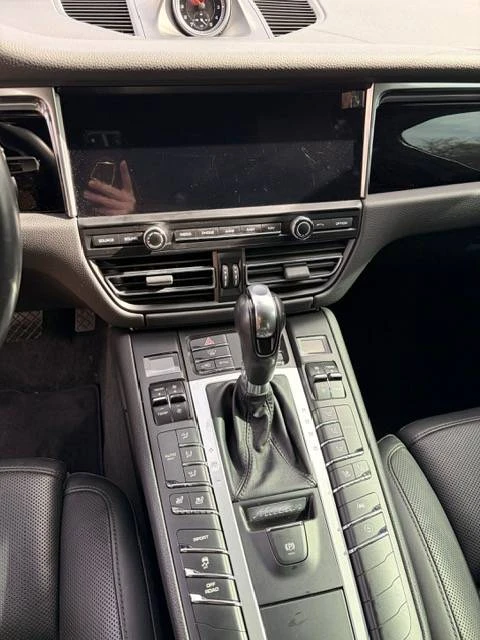 2020 Porsche Macan - Image 12 of 13