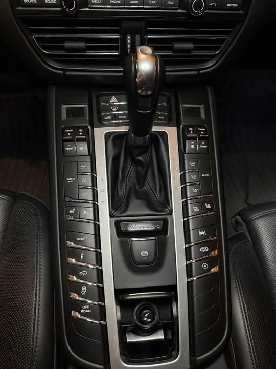 2020 Porsche Macan GTS - Image 14 of 17